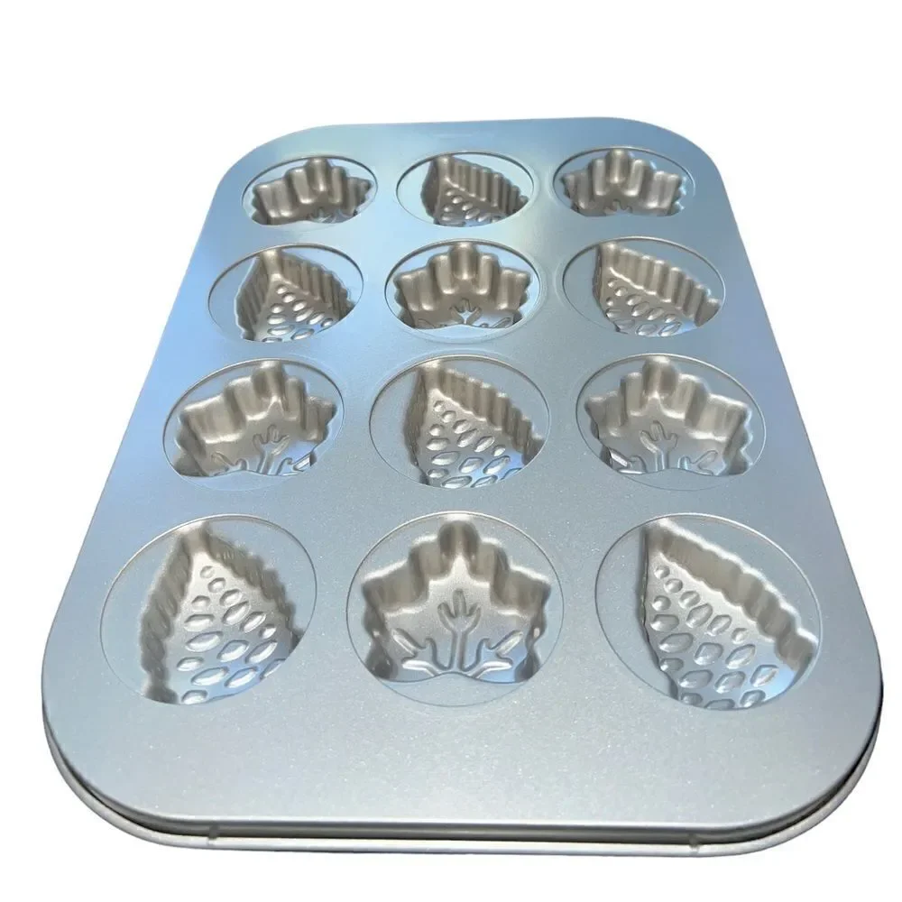 The Pampered Chef retired rectangular Harvest cake‎ pan with 12 molds